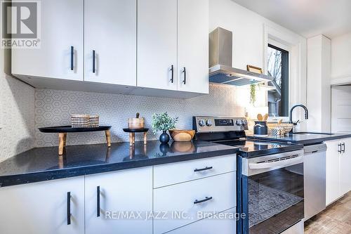 295 Athol Street E, Oshawa (Central), ON - Indoor Photo Showing Kitchen