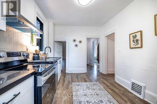 295 Athol Street E, Oshawa (Central), ON - Indoor Photo Showing Kitchen