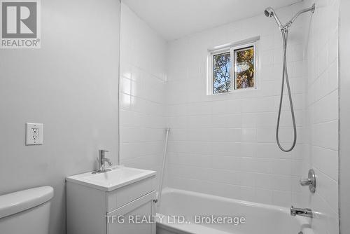 73 Central Park Boulevard N, Oshawa (O'Neill), ON - Indoor Photo Showing Bathroom