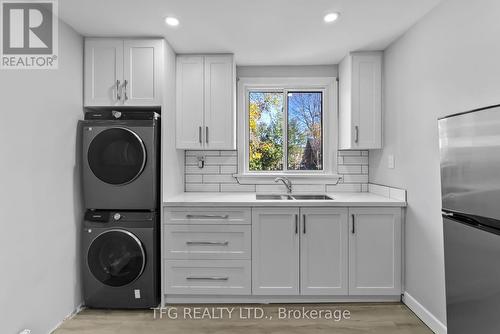 73 Central Park Boulevard N, Oshawa (O'Neill), ON - Indoor Photo Showing Laundry Room