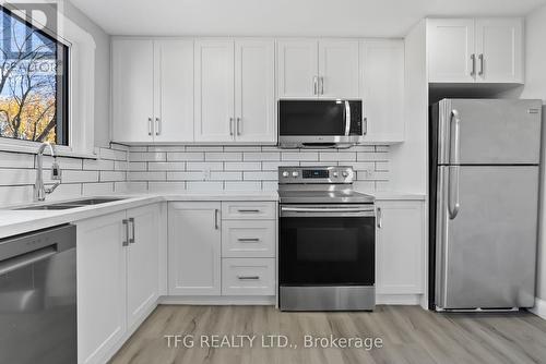 73 Central Park Boulevard N, Oshawa (O'Neill), ON - Indoor Photo Showing Kitchen With Double Sink