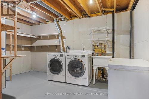 565 Elm Street, St. Thomas, ON - Indoor Photo Showing Laundry Room