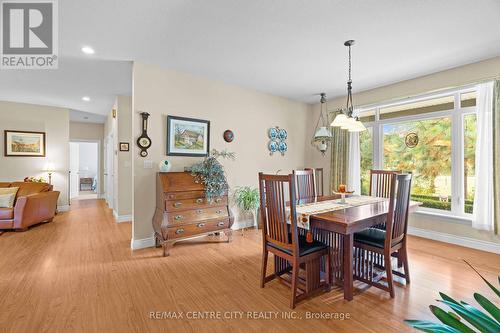 7094 Walkers Drive, Strathroy-Caradoc, ON - Indoor Photo Showing Dining Room