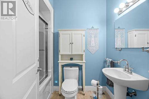 7094 Walkers Drive, Strathroy-Caradoc, ON - Indoor Photo Showing Bathroom