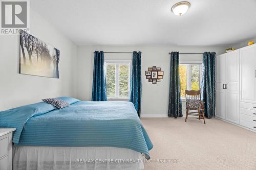 7094 Walkers Drive, Strathroy-Caradoc, ON - Indoor Photo Showing Bedroom