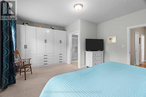 7094 Walkers Drive, Strathroy-Caradoc, ON - Indoor Photo Showing Bedroom