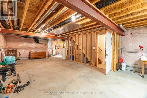 7094 Walkers Drive, Strathroy-Caradoc, ON - Indoor Photo Showing Basement