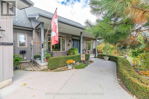 7094 Walkers Drive, Strathroy-Caradoc, ON - Outdoor With Facade