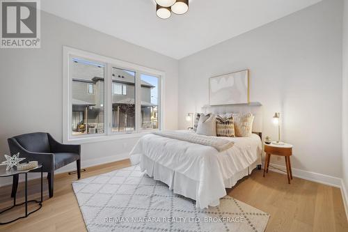 10 - 41 Ivy Crescent, Thorold (558 - Confederation Heights), ON - Indoor Photo Showing Bedroom