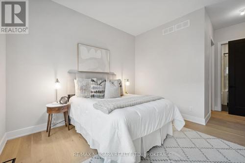 10 - 41 Ivy Crescent, Thorold (558 - Confederation Heights), ON - Indoor Photo Showing Bedroom