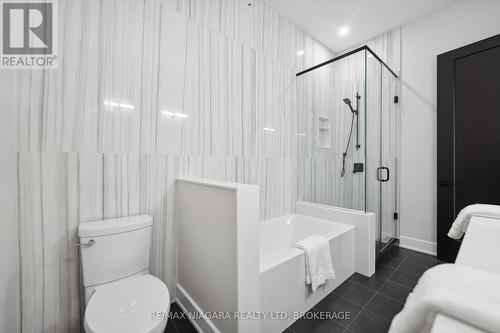 10 - 41 Ivy Crescent, Thorold (558 - Confederation Heights), ON - Indoor Photo Showing Bathroom