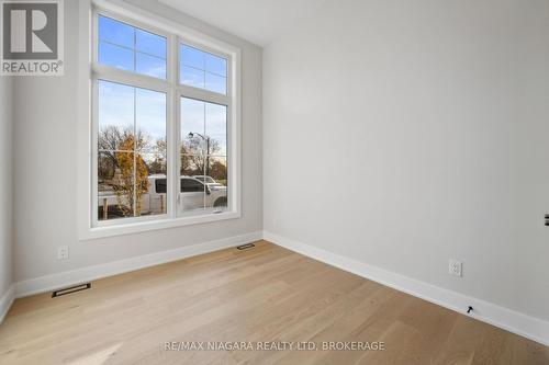 10 - 41 Ivy Crescent, Thorold (558 - Confederation Heights), ON - Indoor Photo Showing Other Room