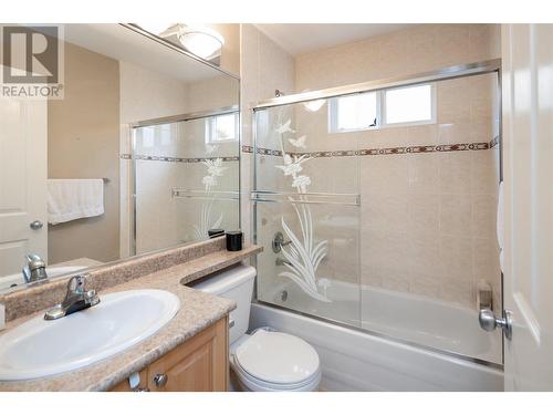 54Xx Norfolk Street, Burnaby, BC - Indoor Photo Showing Bathroom