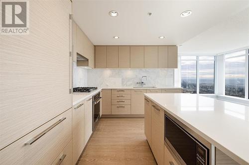 2508 6700 Dunblane Avenue, Burnaby, BC - Indoor Photo Showing Kitchen With Upgraded Kitchen