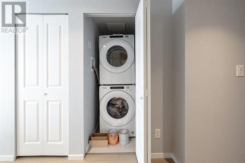 2508 6700 Dunblane Avenue, Burnaby, BC - Indoor Photo Showing Laundry Room