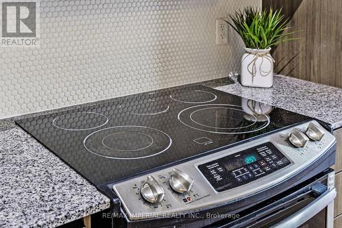 2613 - 170 Fort York Boulevard, Toronto, ON - Indoor Photo Showing Kitchen