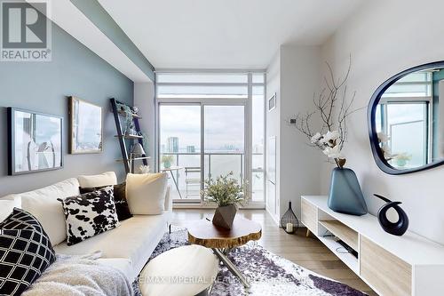 2613 - 170 Fort York Boulevard, Toronto, ON - Indoor Photo Showing Living Room