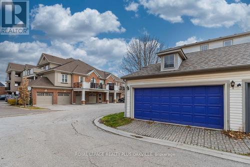 259 Littlewood Drive, Oakville, ON - Outdoor With Facade