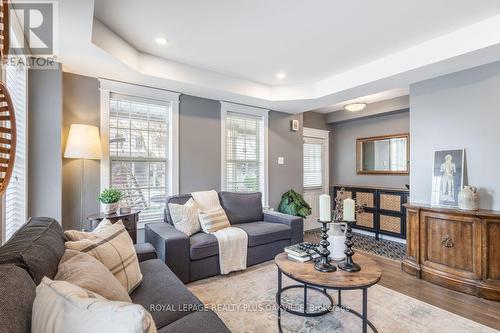 259 Littlewood Drive, Oakville, ON - Indoor Photo Showing Living Room