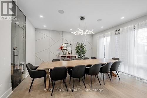 1322 Stanbury Road, Oakville, ON - Indoor Photo Showing Dining Room