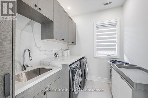 1322 Stanbury Road, Oakville, ON - Indoor Photo Showing Laundry Room