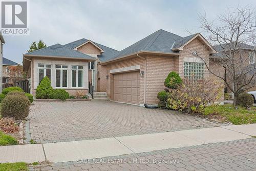 11 Brookgreene Crescent, Richmond Hill, ON - Outdoor With Facade