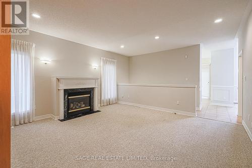 11 Brookgreene Crescent, Richmond Hill, ON - Indoor With Fireplace