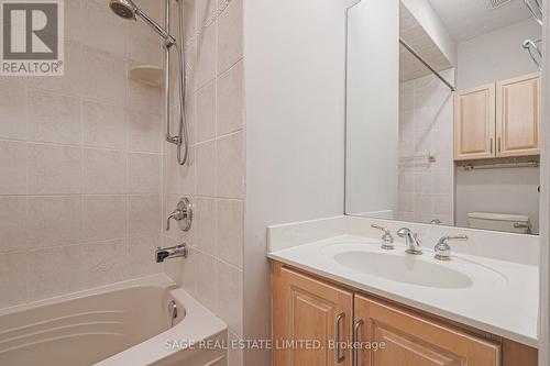 11 Brookgreene Crescent, Richmond Hill, ON - Indoor Photo Showing Bathroom