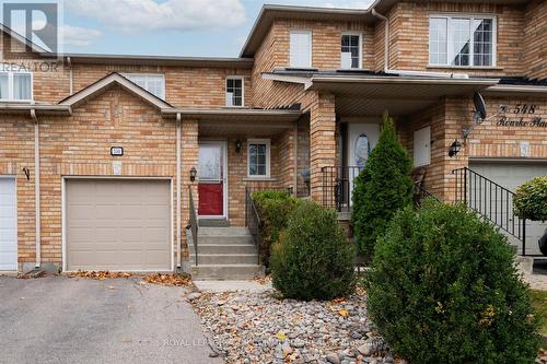 550 Rourke Place, Newmarket, ON - Outdoor