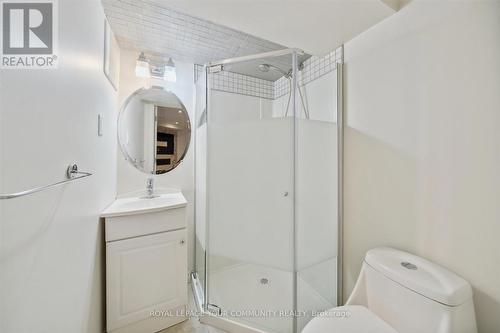 550 Rourke Place, Newmarket, ON - Indoor Photo Showing Bathroom