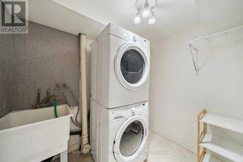 550 Rourke Place, Newmarket, ON - Indoor Photo Showing Laundry Room