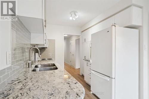 550 Rourke Place, Newmarket, ON - Indoor Photo Showing Kitchen With Double Sink