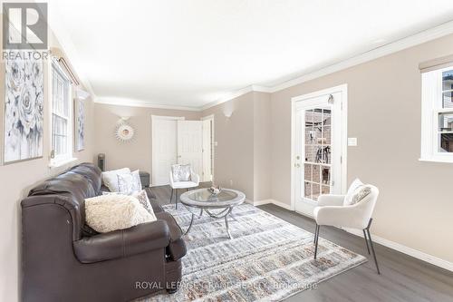 59 Roberts Crescent, Brampton, ON - Indoor Photo Showing Living Room