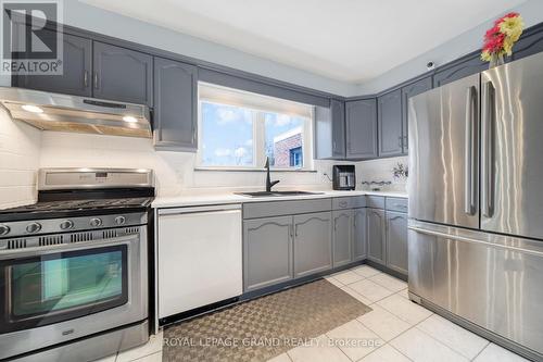 59 Roberts Crescent, Brampton, ON - Indoor Photo Showing Kitchen With Stainless Steel Kitchen