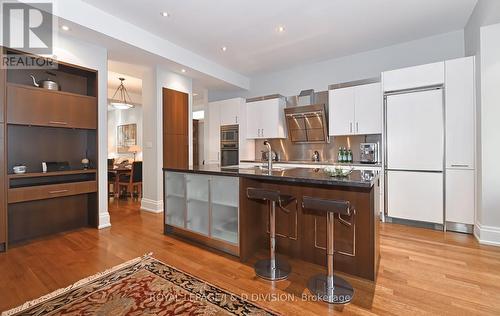 8 Brynhurst Court, Toronto, ON - Indoor Photo Showing Kitchen