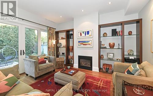 8 Brynhurst Court, Toronto, ON - Indoor Photo Showing Living Room With Fireplace