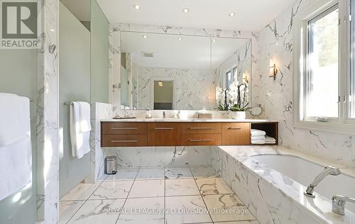 8 Brynhurst Court, Toronto, ON - Indoor Photo Showing Bathroom