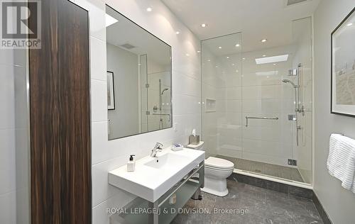 8 Brynhurst Court, Toronto, ON - Indoor Photo Showing Bathroom