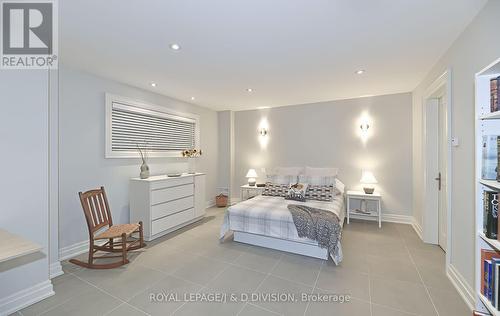 8 Brynhurst Court, Toronto, ON - Indoor Photo Showing Bedroom