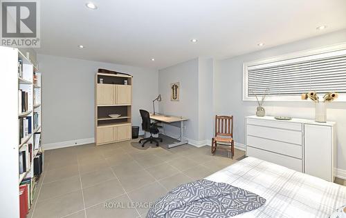 8 Brynhurst Court, Toronto, ON - Indoor Photo Showing Bedroom