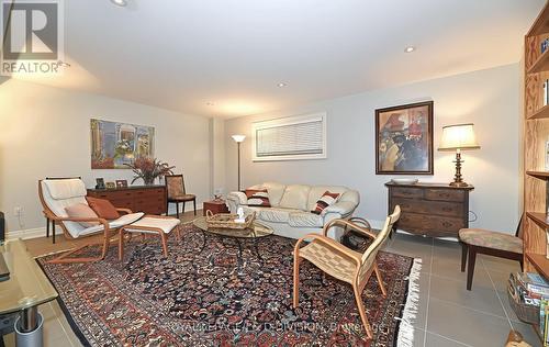 8 Brynhurst Court, Toronto, ON - Indoor Photo Showing Living Room