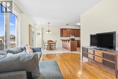 463 Conservatory Drive, Kingston (City Southwest), ON - Indoor Photo Showing Living Room