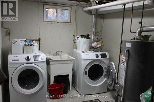 6 Park Avenue, St. Catharines (455 - Secord Woods), ON - Indoor Photo Showing Laundry Room