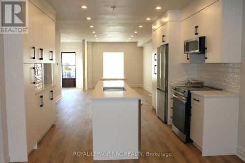 36 Montebello Place, St. Catharines (451 - Downtown), ON - Indoor Photo Showing Kitchen