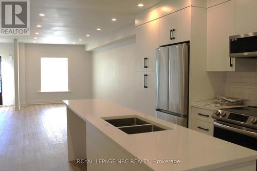 36 Montebello Place, St. Catharines (451 - Downtown), ON - Indoor Photo Showing Kitchen With Double Sink With Upgraded Kitchen