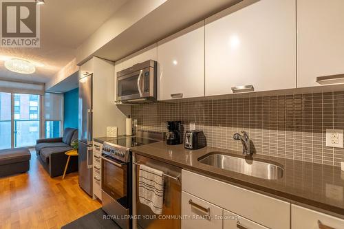 410 - 295 Adelaide Street W, Toronto, ON - Indoor Photo Showing Kitchen