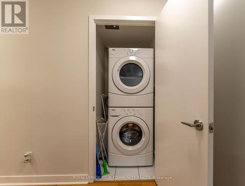 410 - 295 Adelaide Street W, Toronto, ON - Indoor Photo Showing Laundry Room