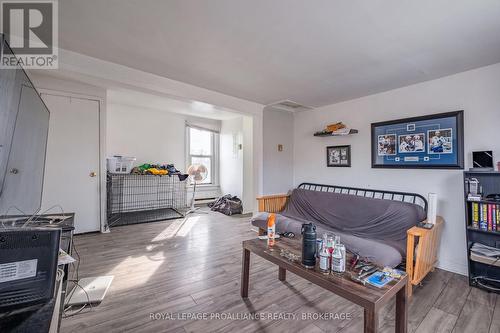 93 Cherry Street, Kingston (East Of Sir John A. Blvd), ON - Indoor Photo Showing Living Room