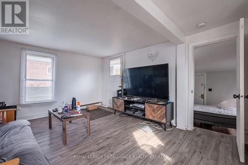 93 Cherry Street, Kingston (East Of Sir John A. Blvd), ON - Indoor Photo Showing Living Room