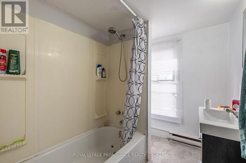 93 Cherry Street, Kingston (East Of Sir John A. Blvd), ON - Indoor Photo Showing Bathroom